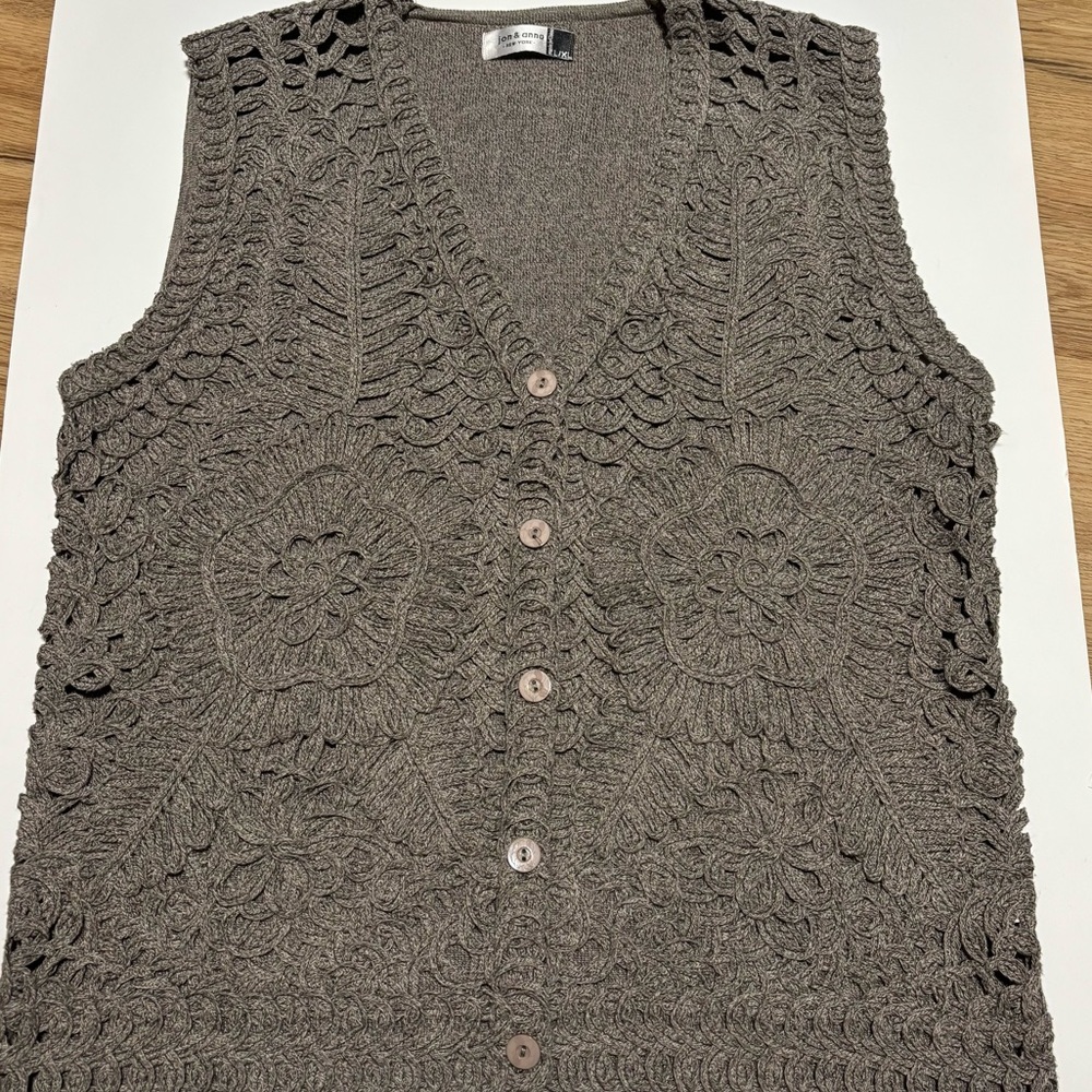 Open knit button down cabin core sweater vest, size L/XL